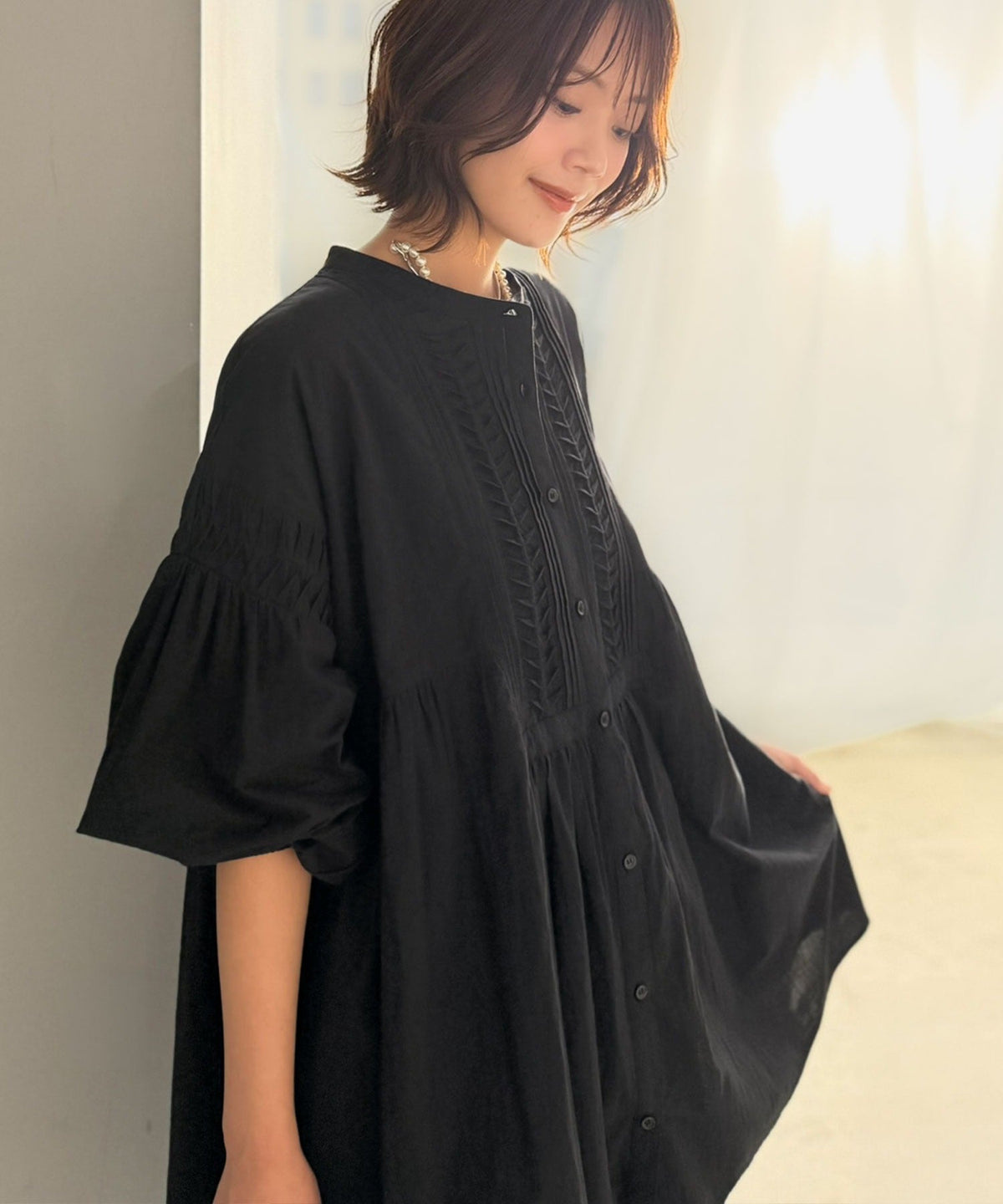 【Classical Evon】表情豊かなディテールが、ナチュラルかつ洗練された印象に。変形ピンタックチュニック ev1070229