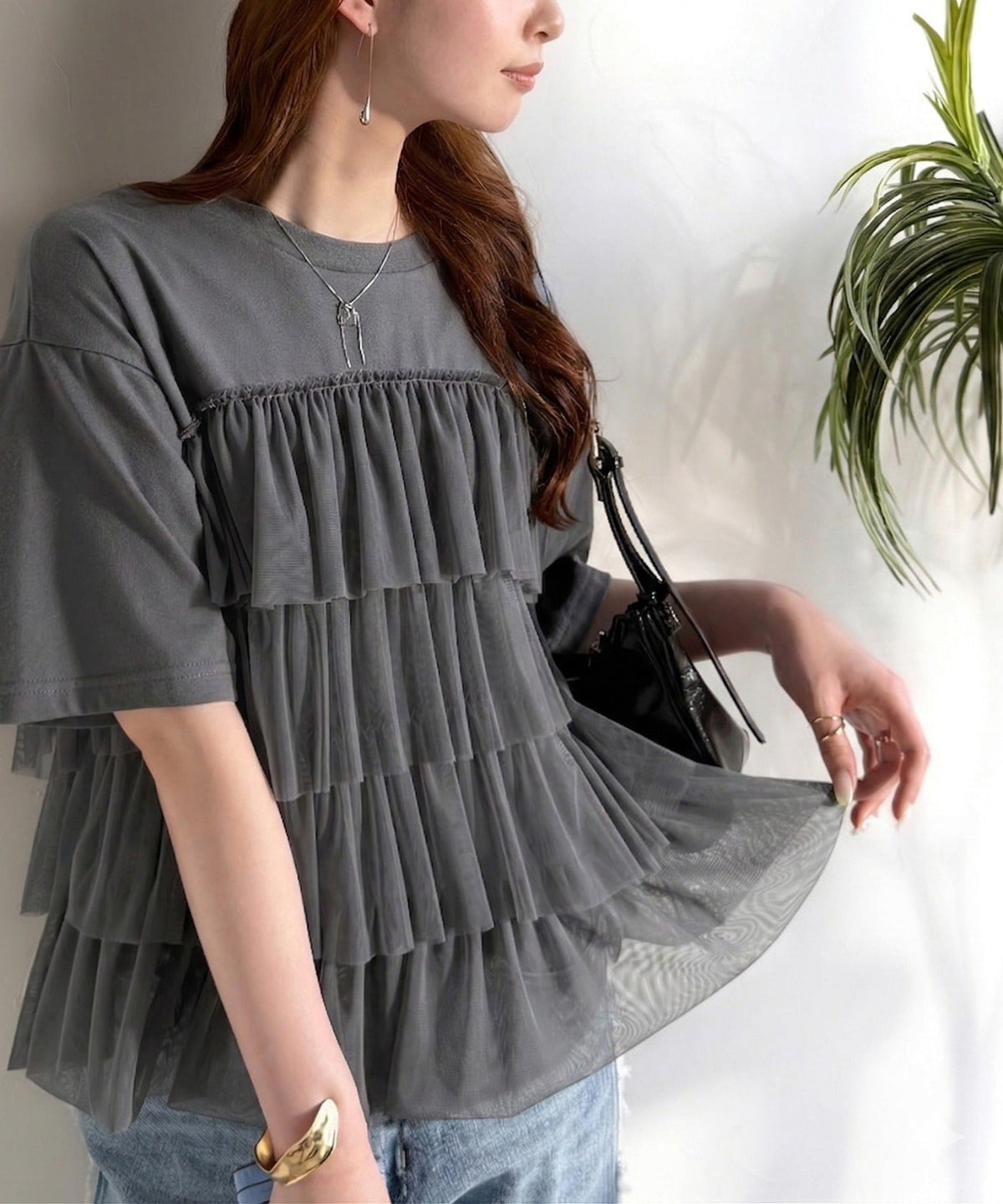 重ねてる風、が今っぽい。ビスチェ風チュールフリルドッキングTシャツ（半袖） ce1010572