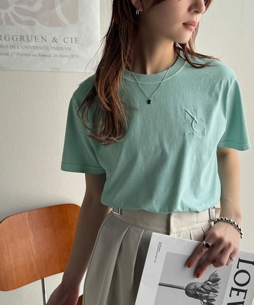 《JaVaジャバコラボ》大人カジュアルにぴったり！綿100％英字胸刺繍ピグメント加工Tシャツ（半袖） jv1330018