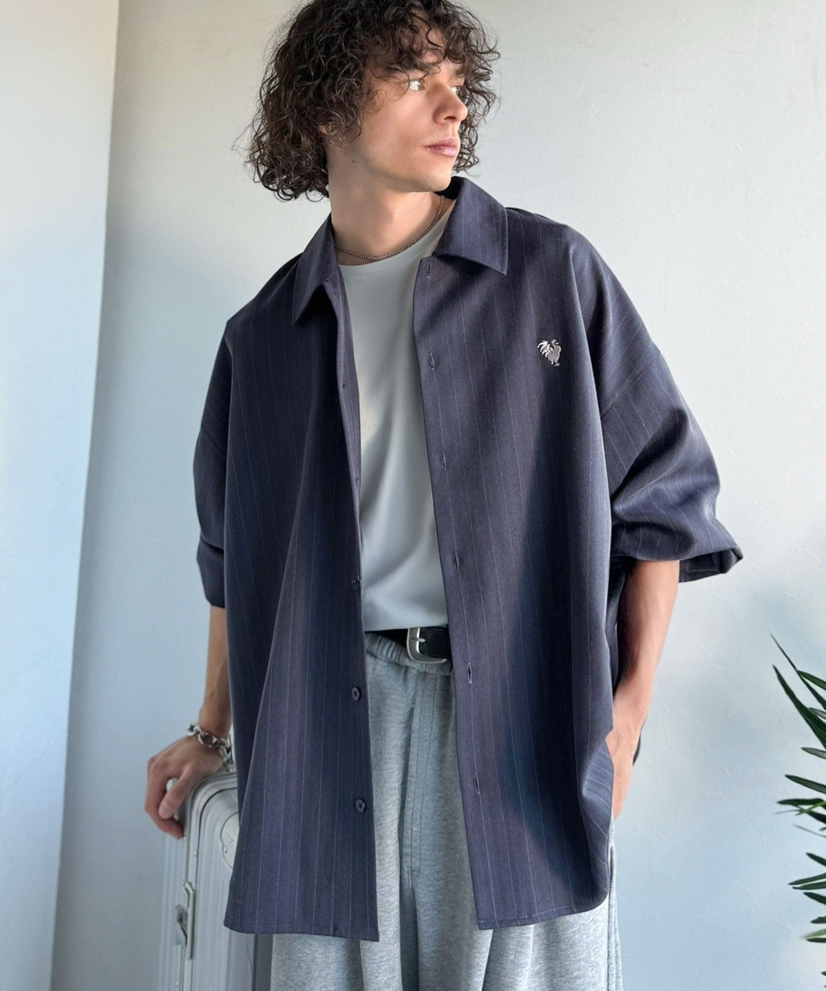 【Classical Origin】「大人のさりげなさ。」刺繍入りストライプ柄オーバーサイズシャツ（長袖）/Embroidered Stripe Pattern Oversized Shirt co1010023