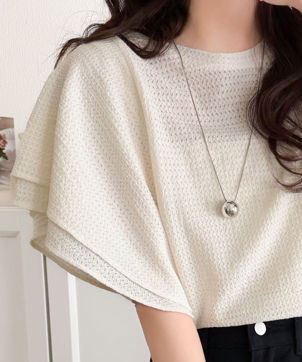 一枚で“きれい可愛い”が完成！レースジャガードフリルスリーブTシャツ ce1110173