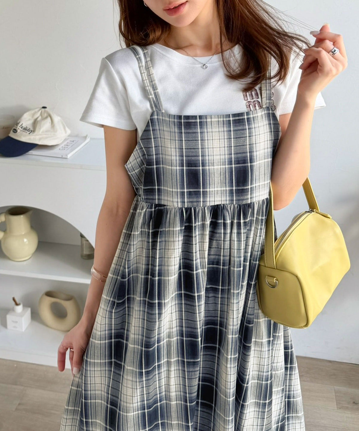 後ろ姿も可愛く盛れちゃう♪ふんわりシルエットで体型カバー。大人カジュアル チェックキャミワンピース ce1240121