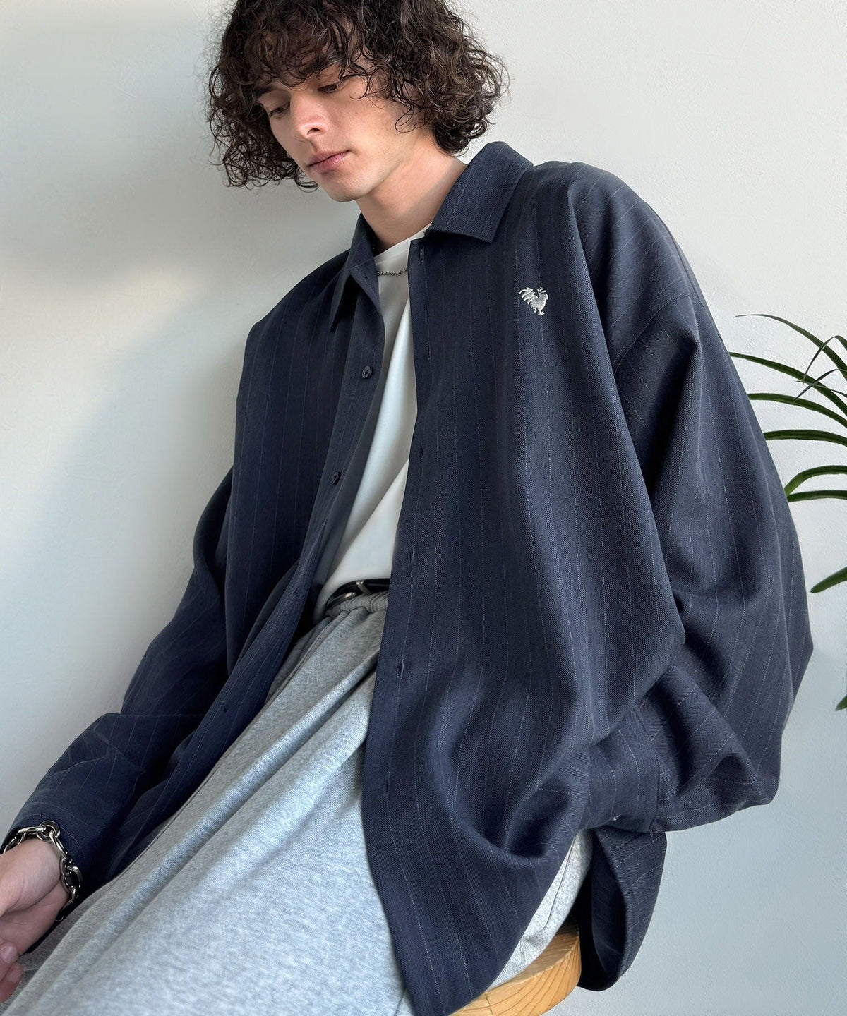 【Classical Origin】「大人のさりげなさ。」刺繍入りストライプ柄オーバーサイズシャツ（長袖）/Embroidered Stripe Pattern Oversized Shirt co1010023