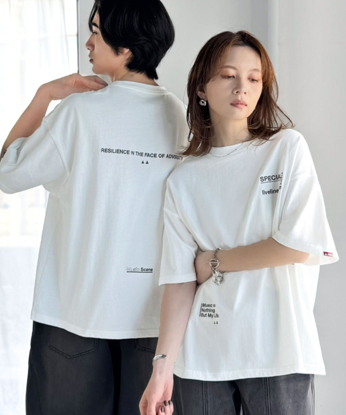 《JaVaジャバコラボ》遊びゴコロを着こなす。綿100％ 前後ランダムロゴ刺繍 オーバーサイズTシャツ（半袖） jo1320012