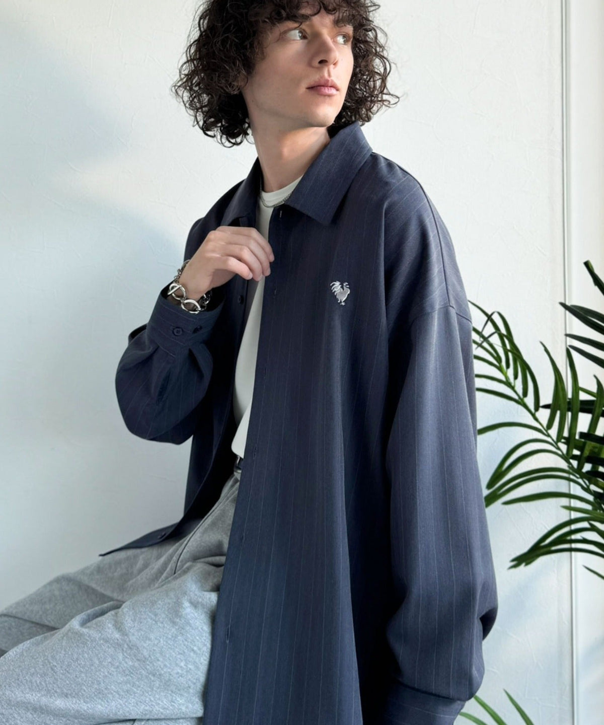 【Classical Origin】「大人のさりげなさ。」刺繍入りストライプ柄オーバーサイズシャツ（長袖）/Embroidered Stripe Pattern Oversized Shirt co1010023