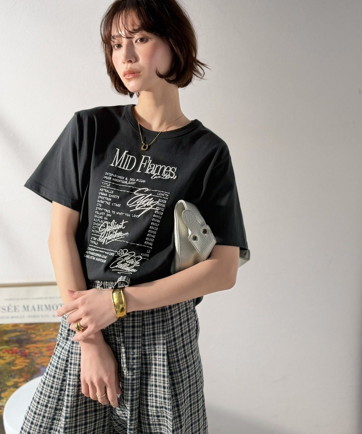 【接触冷感機能付き】遊びゴコロをくすぐる。筆記体サイン調ロゴ刺繍Tシャツ（半袖） ce1260551