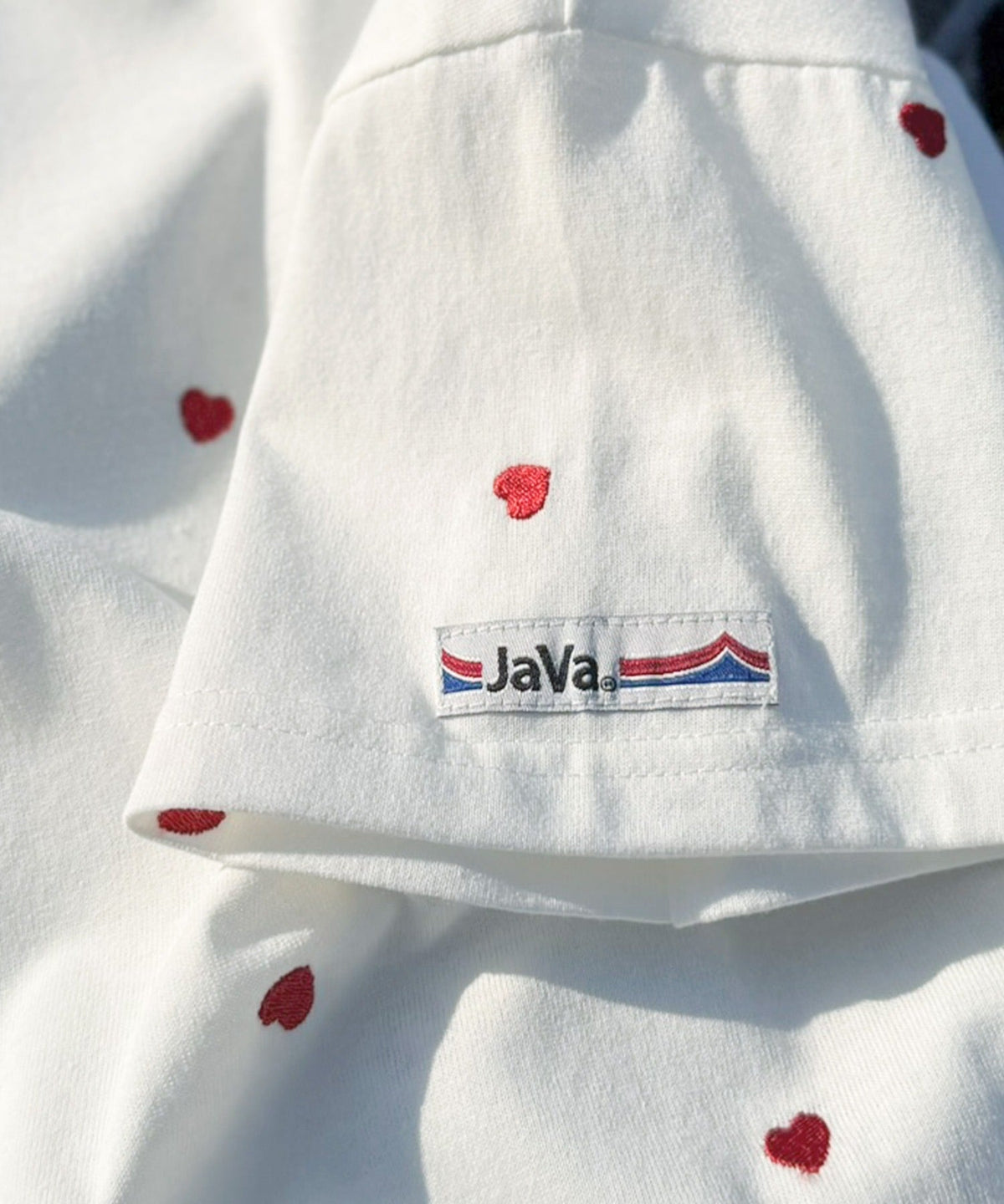 【キッズ】《JaVaジャバコラボ》親子お揃い リンクコーデできちゃう！ミニハート刺繍Tシャツ（半袖） jk1010470