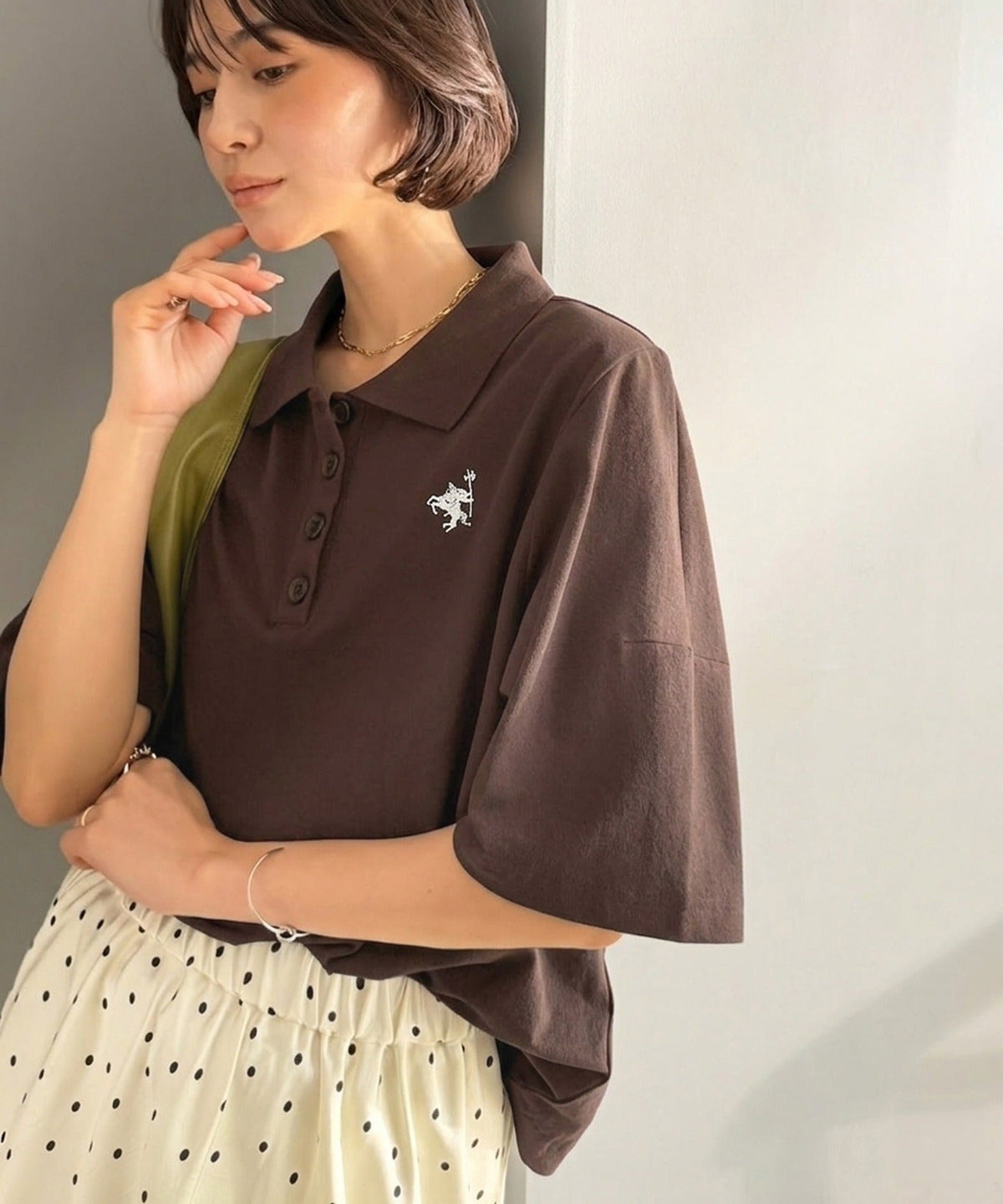 さらっと涼しい大人ポロ。大人のきれい見え◎イージーケアワンポイント胸刺繍ポロ衿プルオーバー（半袖） ce1020353