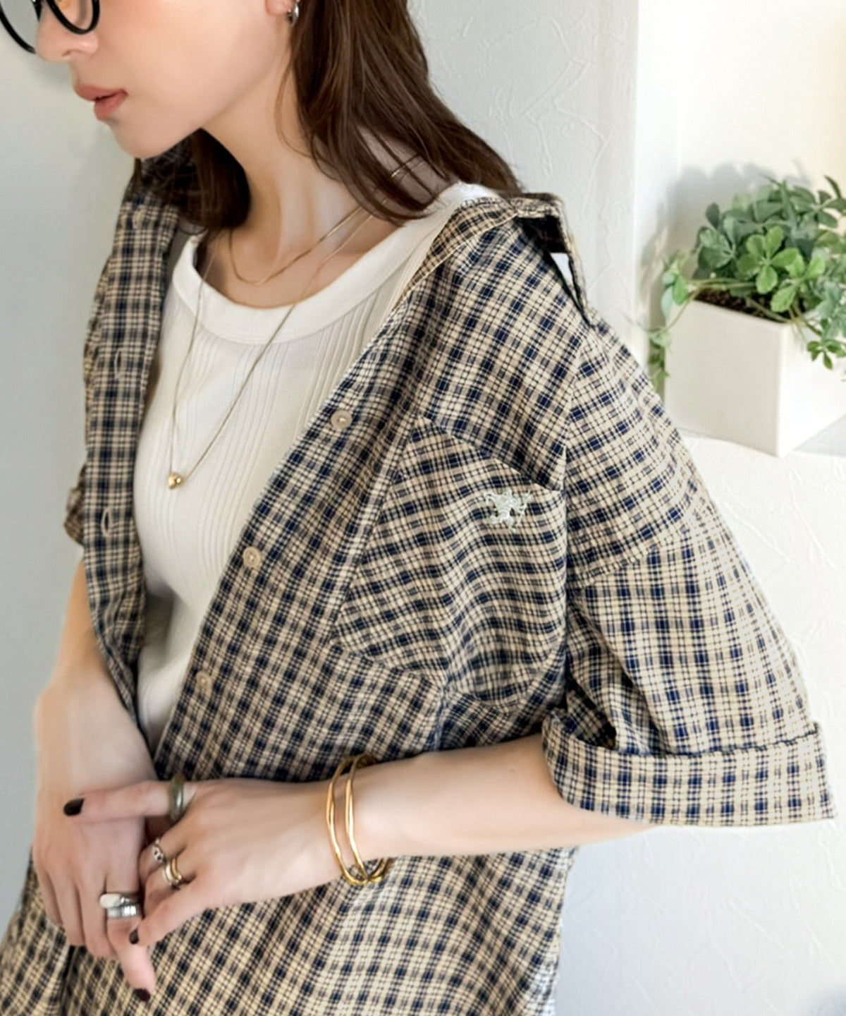 《JaVaジャバコラボ》ベーシックに、垢抜けを。胸ポケット刺繍サッカーチェックシャツ（半袖） jv1010536