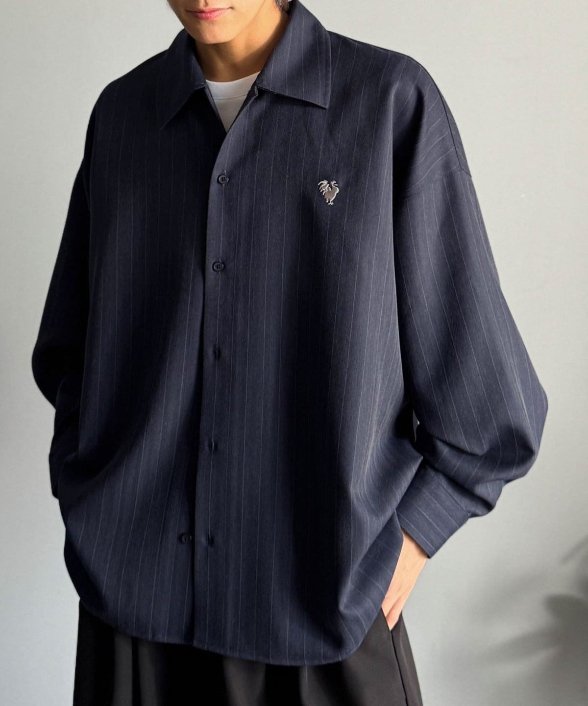 【Classical Origin】「大人のさりげなさ。」刺繍入りストライプ柄オーバーサイズシャツ（長袖）/Embroidered Stripe Pattern Oversized Shirt co1010023