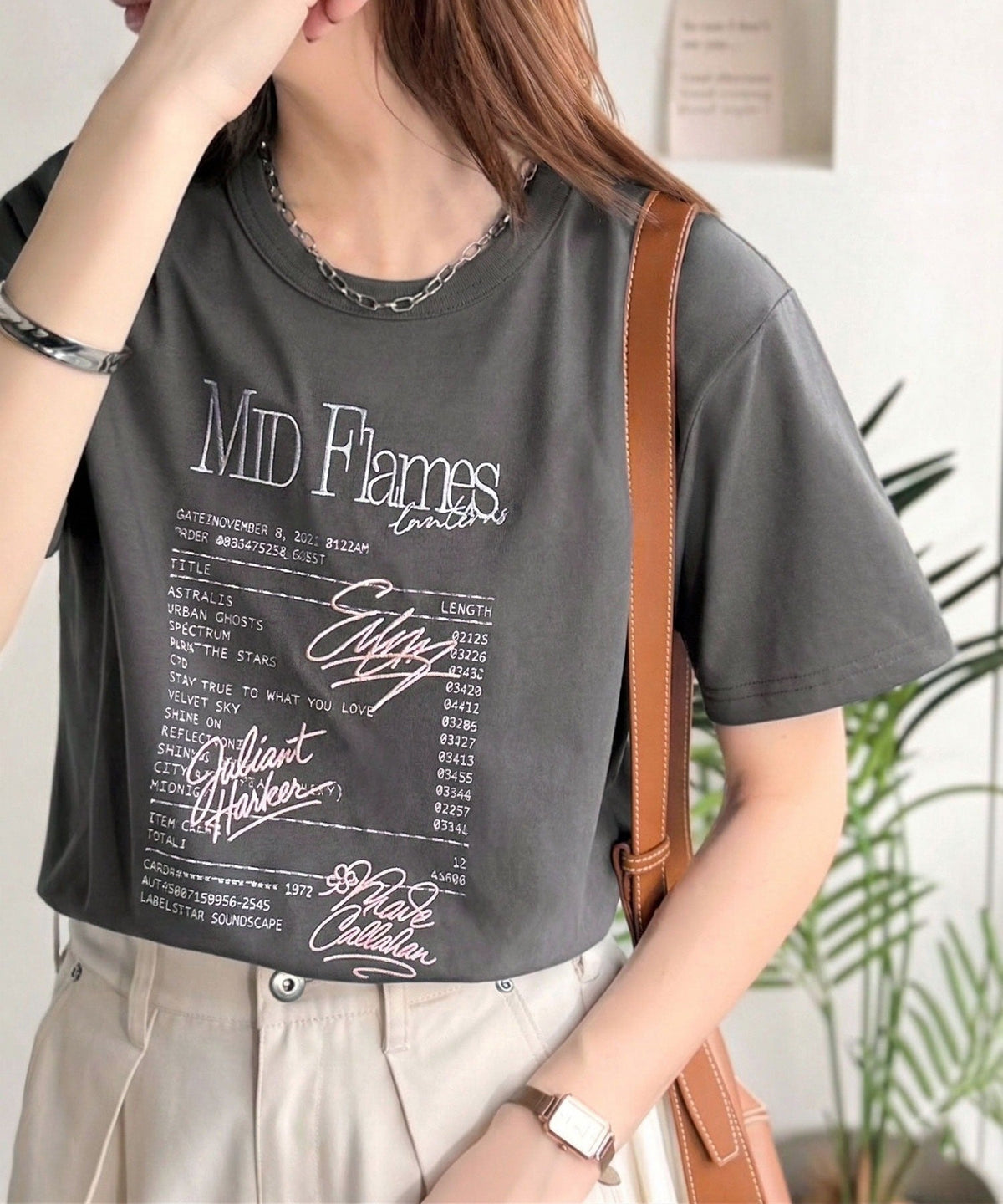【接触冷感機能付き】遊びゴコロをくすぐる。筆記体サイン調ロゴ刺繍Tシャツ（半袖） ce1260551