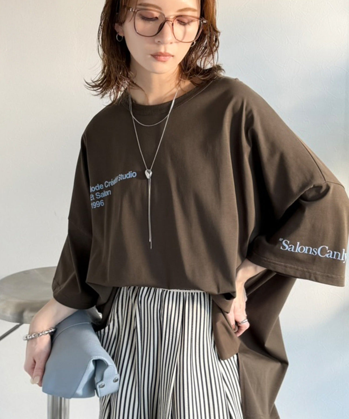 【接触冷感・吸水速乾機能付き】配色ロゴに秘める、大人の遊び心。フロッキーロゴ付きオーバーシルエットTシャツ（半袖） ce1330076