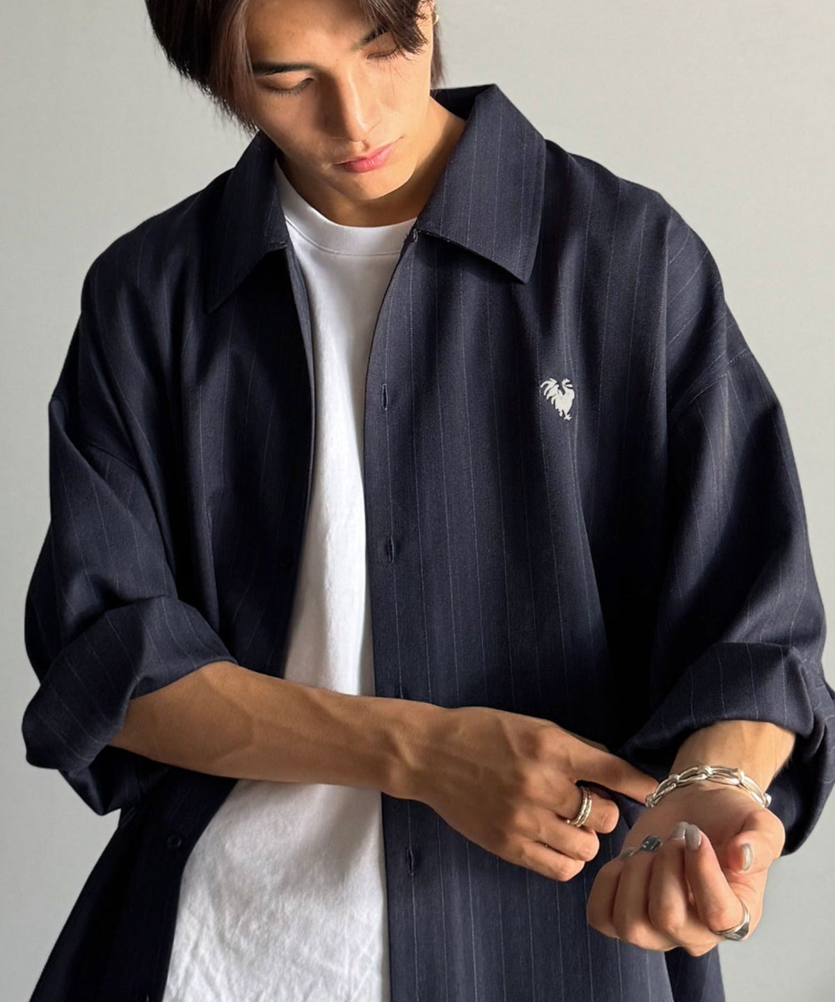 【Classical Origin】「大人のさりげなさ。」刺繍入りストライプ柄オーバーサイズシャツ（長袖）/Embroidered Stripe Pattern Oversized Shirt co1010023