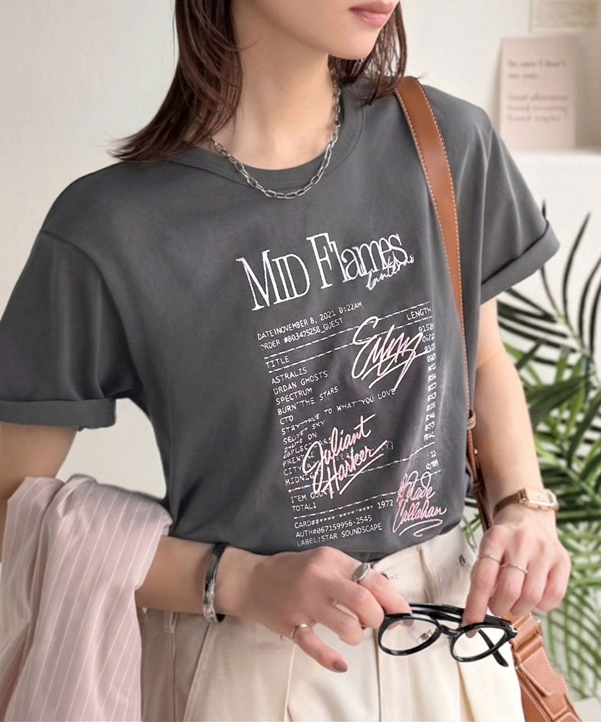【接触冷感機能付き】遊びゴコロをくすぐる。筆記体サイン調ロゴ刺繍Tシャツ（半袖） ce1260551