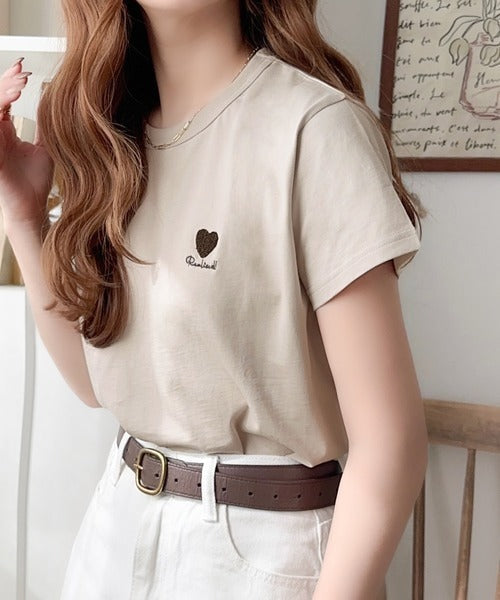 トレンドをまとう。綿100％シルケット風ハート胸サガラ刺繍Tシャツ（半袖） ce1330013