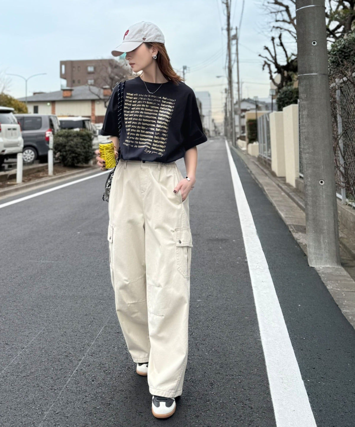《JaVaジャバコラボ》雰囲気も気持ちも明るくなれる！週末を楽しむための、綿100％かすれ調メッセージプリントTシャツ（半袖） jo1320014