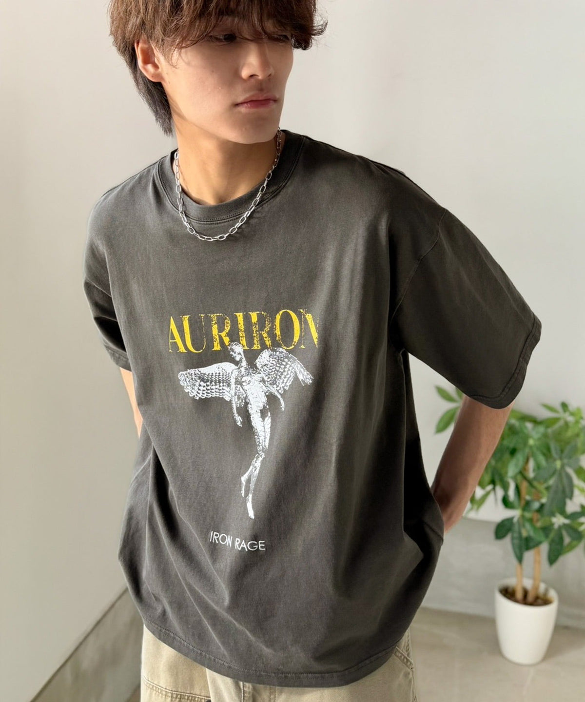 綿100％ ワンポイント刺繍入り ヴィンテージ グラフィックアソートTシャツ／Vintage Graphic Assorted T-Shirt co1320010