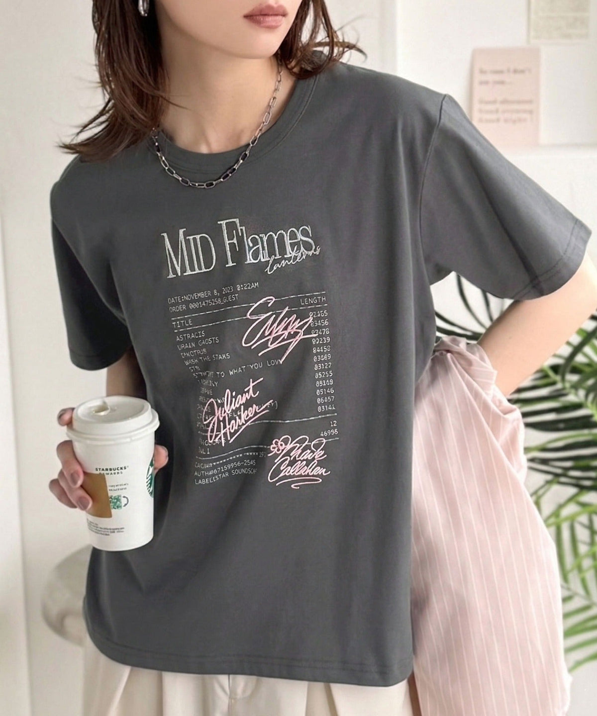 【接触冷感機能付き】遊びゴコロをくすぐる。筆記体サイン調ロゴ刺繍Tシャツ（半袖） ce1260551