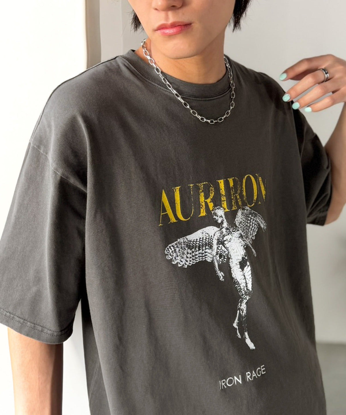 綿100％ ワンポイント刺繍入り ヴィンテージ グラフィックアソートTシャツ／Vintage Graphic Assorted T-Shirt co1320010