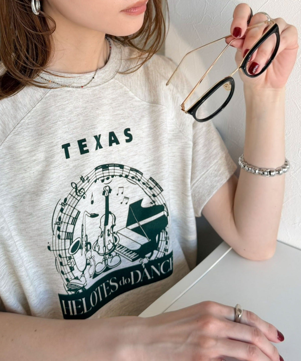 《JaVa ジャバコラボ》目を奪う、こなれ感。古着デザイン風ミュージックプリントTシャツ(半袖) jv1330086