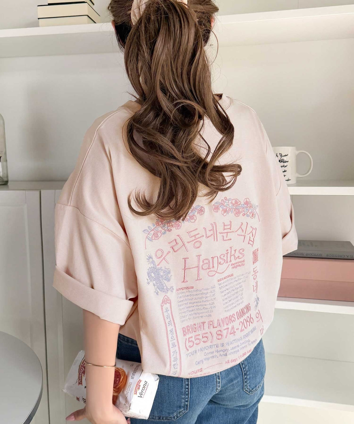 《JaVaジャバコラボ》バック刺繍が主役の一枚♪オーバーサイズ ハングル刺繍バックプリントビッグTEE jv1260552