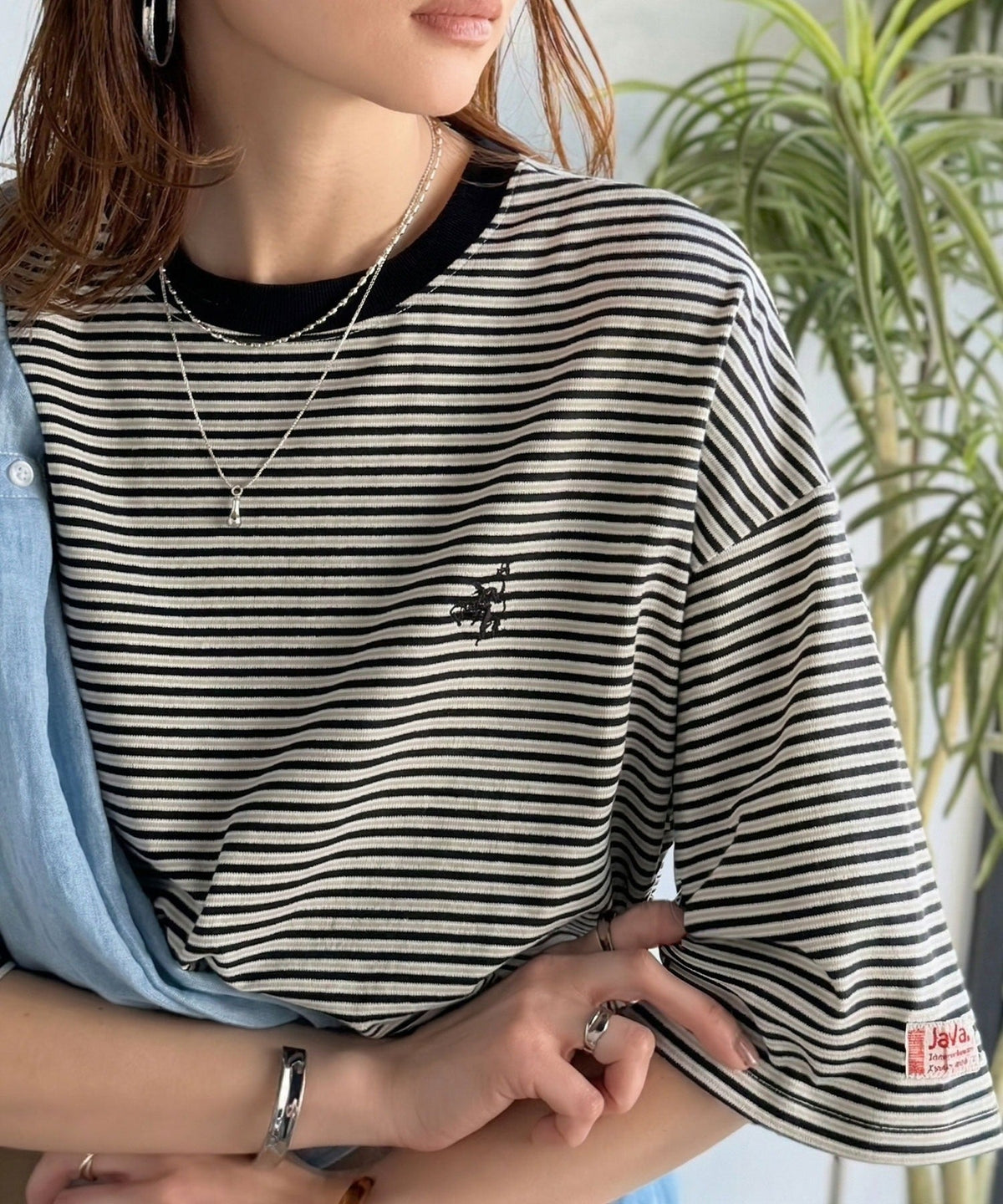 《JaVaジャバコラボ》着回し自在で日常に馴染む♪ 胸刺繍マルチボーダーアソートTシャツ jv1330097
