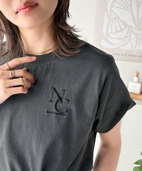 《JaVaジャバコラボ》大人カジュアルにぴったり！綿100％英字胸刺繍ピグメント加工Tシャツ（半袖） jv1330018