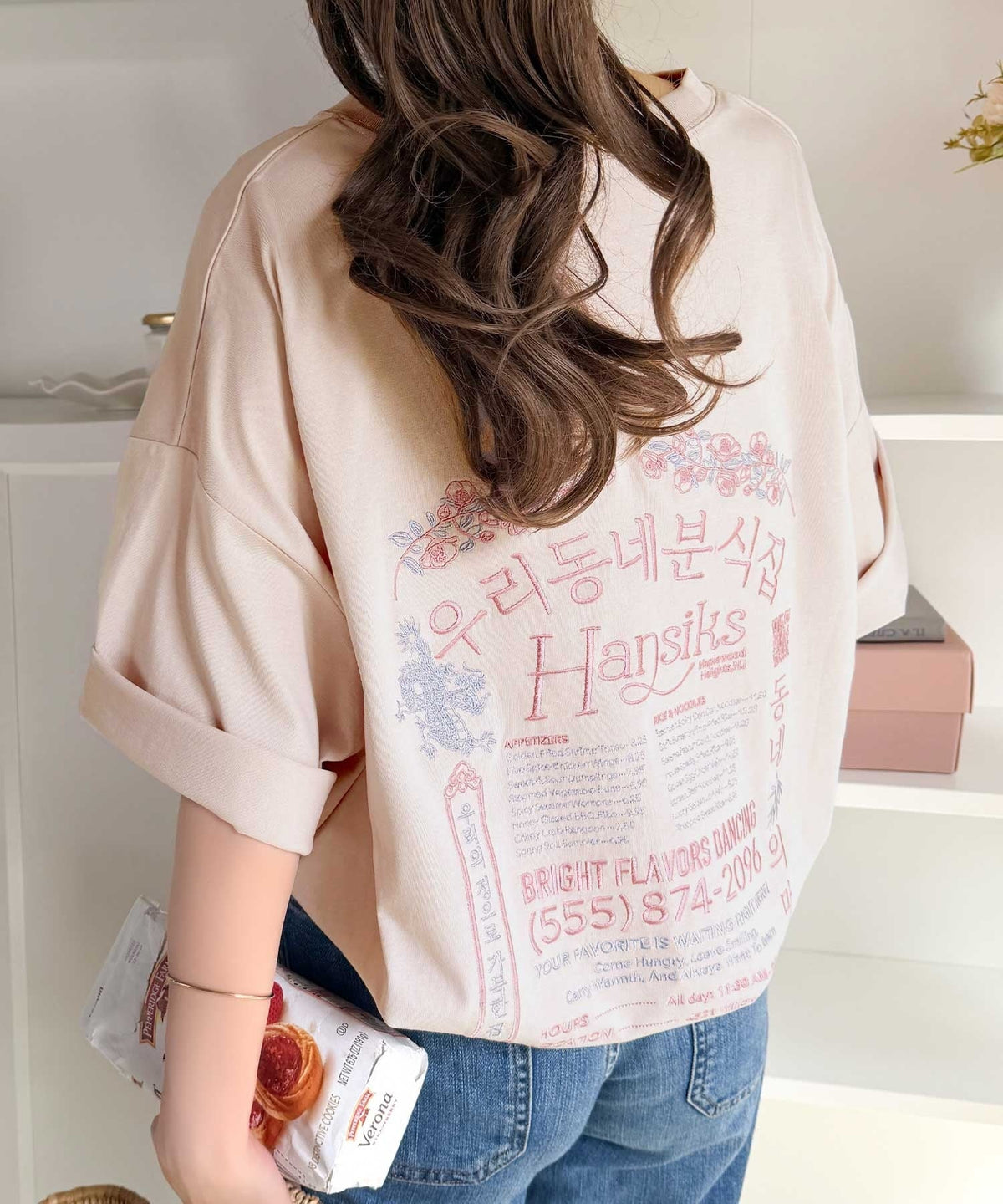 《JaVaジャバコラボ》バック刺繍が主役の一枚♪オーバーサイズ ハングル刺繍バックプリントビッグTEE jv1260552