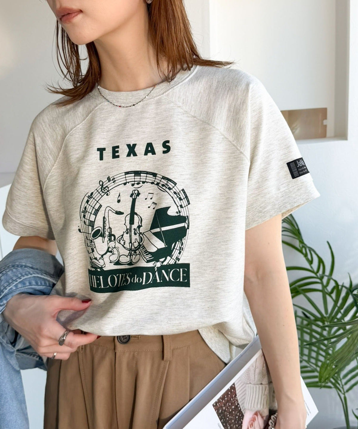 《JaVa ジャバコラボ》目を奪う、こなれ感。古着デザイン風ミュージックプリントTシャツ(半袖) jv1330086