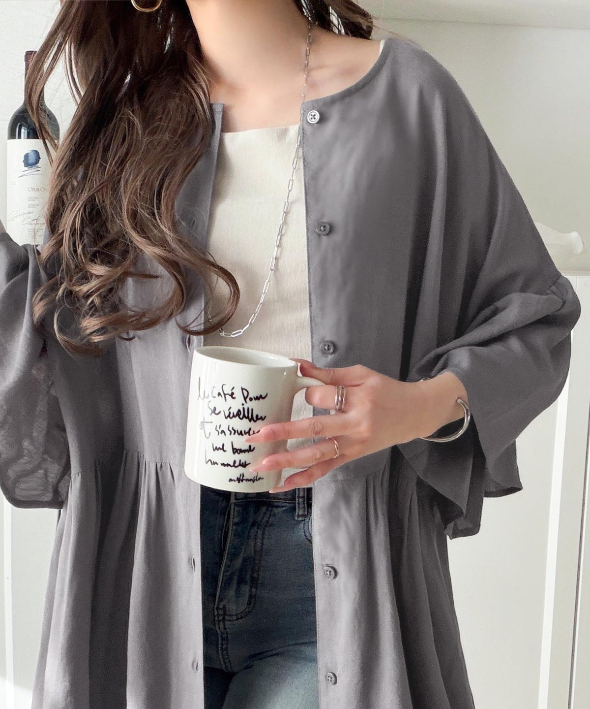【接触冷感・UVカット機能付き】涼感ひらり、上品きれい。麻混 前後2way 袖フリルウエスト切り替え ペプラムブラウス ce1010543