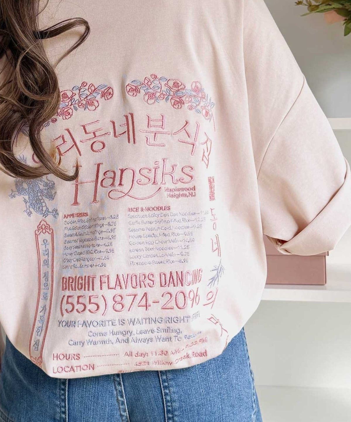 《JaVaジャバコラボ》バック刺繍が主役の一枚♪オーバーサイズ ハングル刺繍バックプリントビッグTEE jv1260552