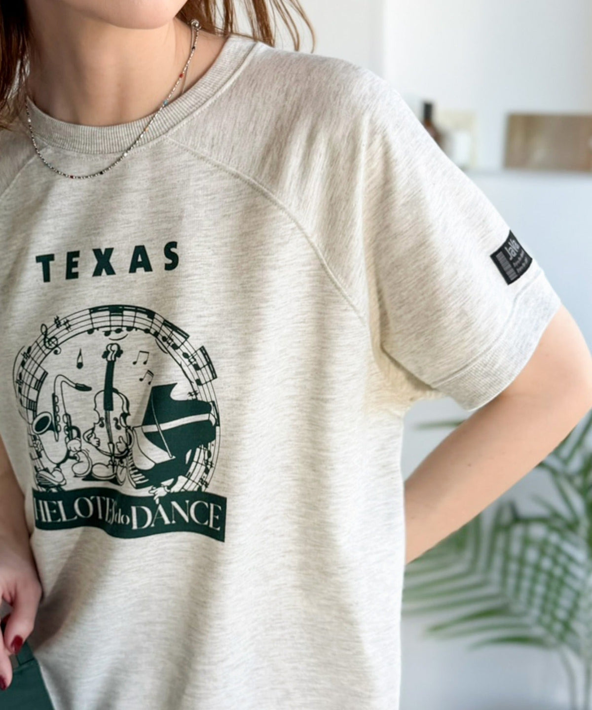 《JaVa ジャバコラボ》目を奪う、こなれ感。古着デザイン風ミュージックプリントTシャツ(半袖) jv1330086