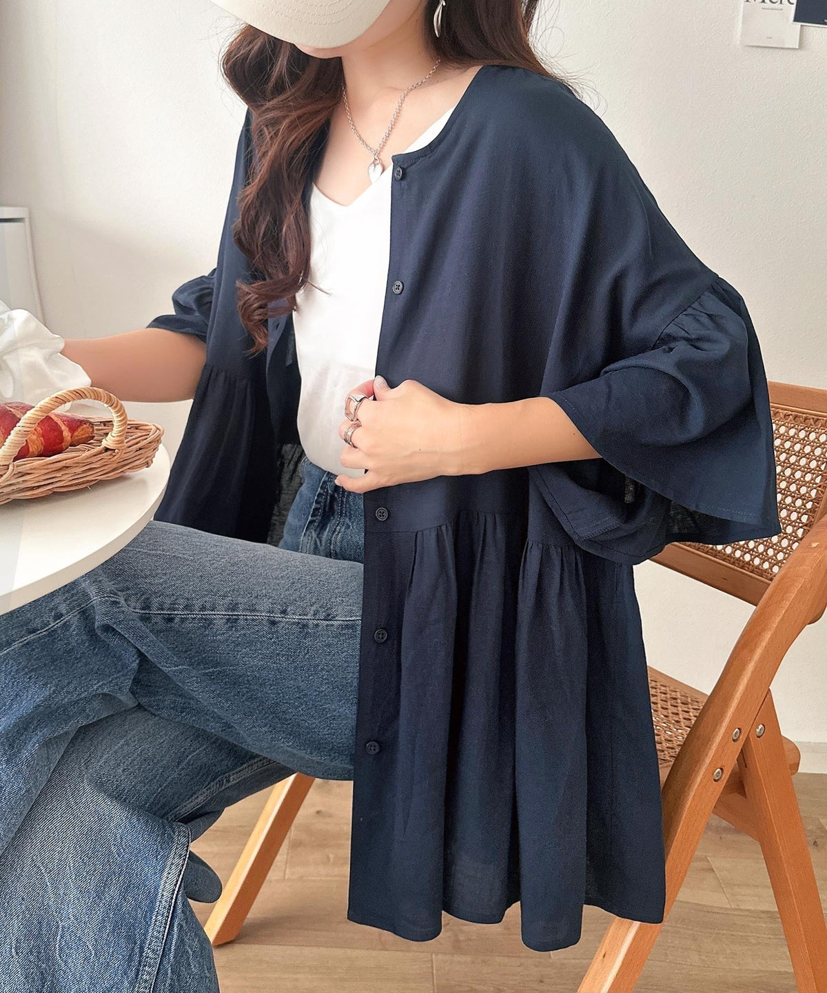 【接触冷感・UVカット機能付き】涼感ひらり、上品きれい。麻混 前後2way 袖フリルウエスト切り替え ペプラムブラウス ce1010543