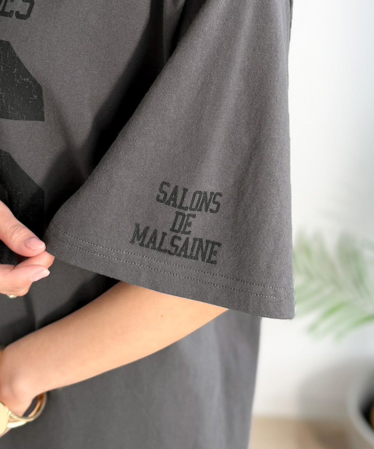 《JaVaジャバコラボ》大人のカジュアルスタイルを格上げ。綿100%ナンバリングTシャツ (半袖) jv1330096