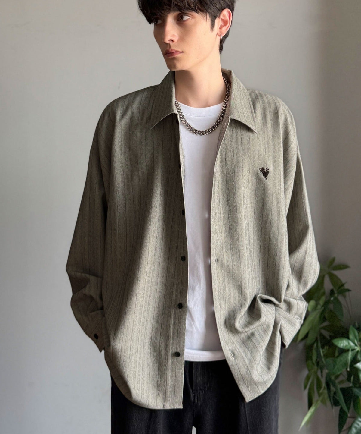 【Classical Origin】「大人のさりげなさ。」刺繍入りストライプ柄オーバーサイズシャツ（長袖）/Embroidered Stripe Pattern Oversized Shirt co1010023