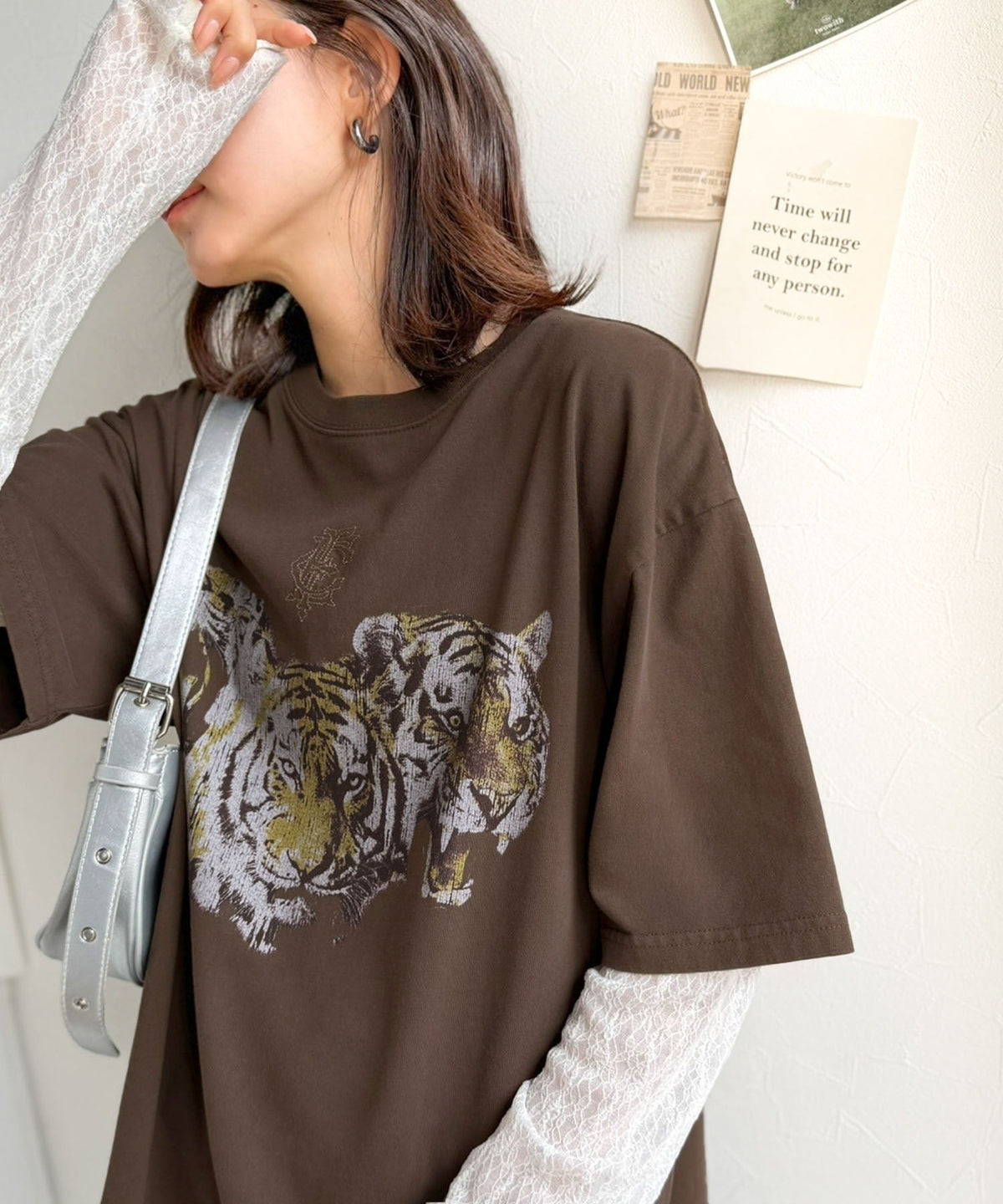 綿100％ ワンポイント刺繍入り ヴィンテージ グラフィックアソートTシャツ／Vintage Graphic Assorted T-Shirt co1320010
