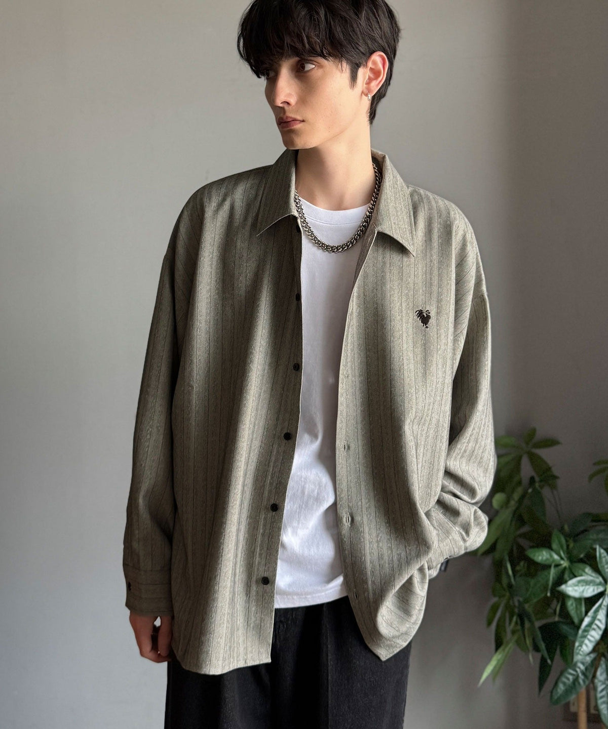 【Classical Origin】「大人のさりげなさ。」刺繍入りストライプ柄オーバーサイズシャツ（長袖）/Embroidered Stripe Pattern Oversized Shirt co1010023
