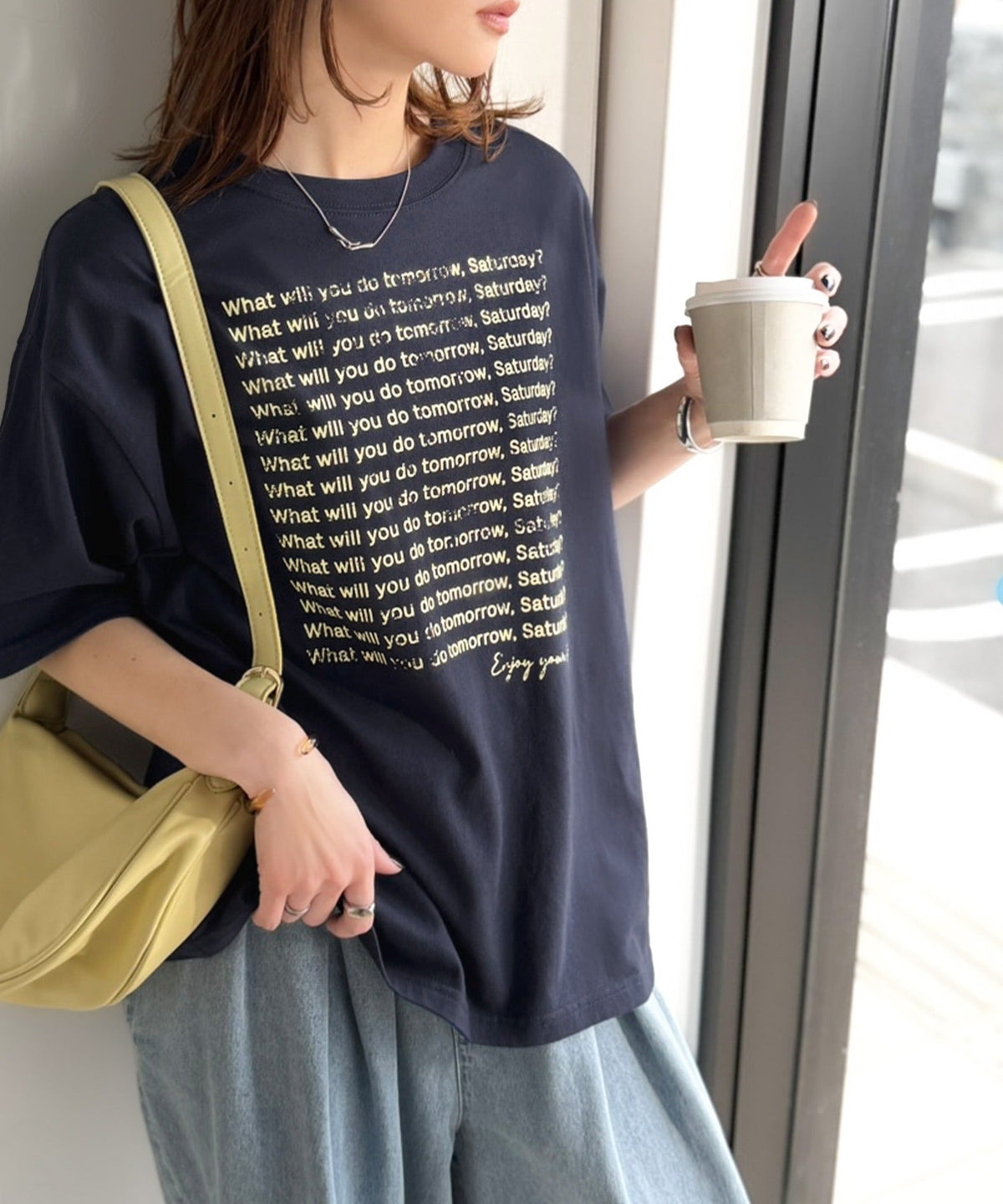 《JaVaジャバコラボ》雰囲気も気持ちも明るくなれる！週末を楽しむための、綿100％かすれ調メッセージプリントTシャツ（半袖） jo1320014