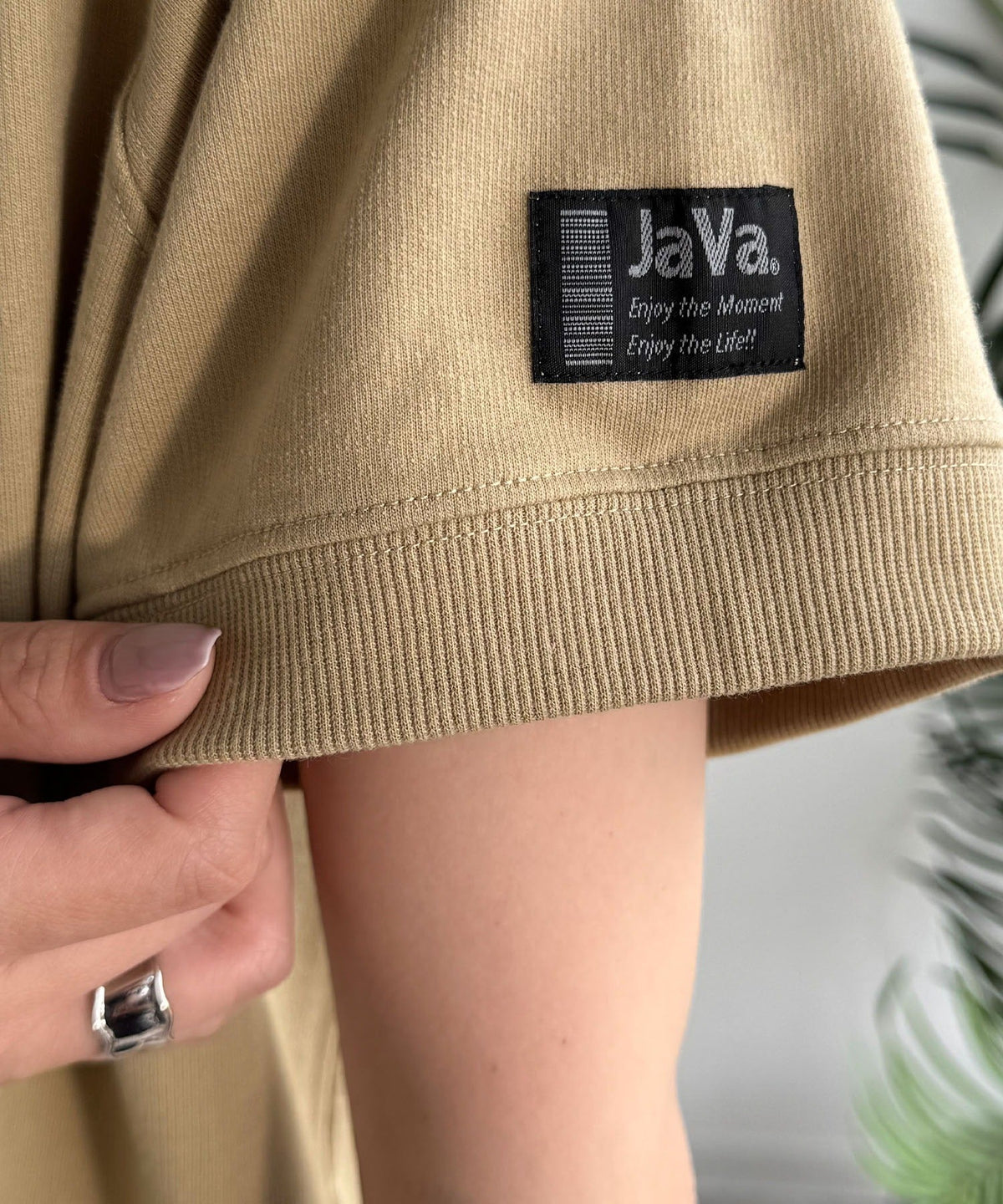 《JaVa ジャバコラボ》目を奪う、こなれ感。古着デザイン風ミュージックプリントTシャツ(半袖) jv1330086