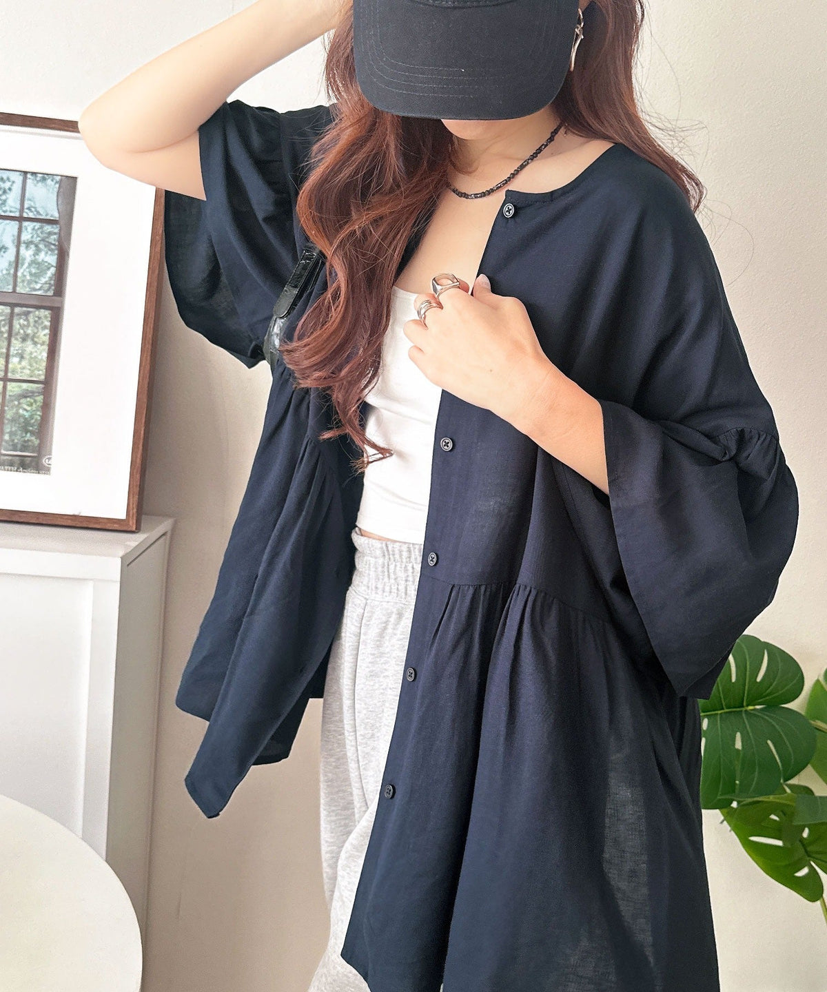 【接触冷感・UVカット機能付き】涼感ひらり、上品きれい。麻混 前後2way 袖フリルウエスト切り替え ペプラムブラウス ce1010543