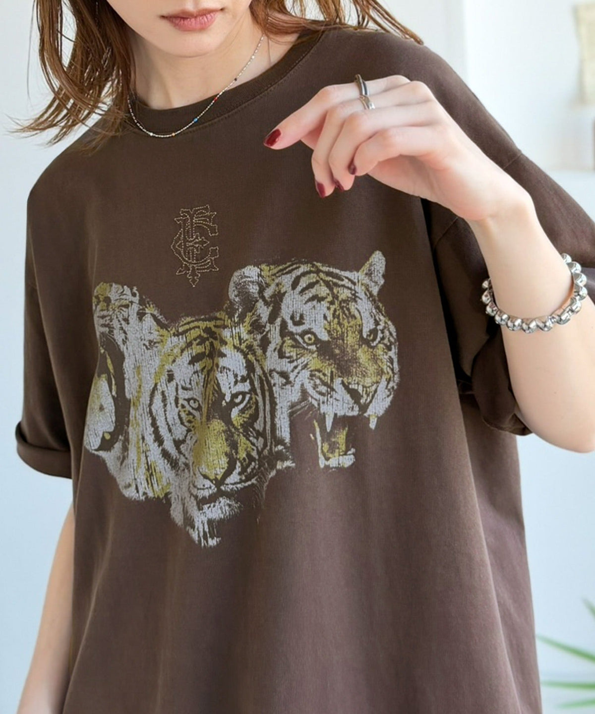 綿100％ ワンポイント刺繍入り ヴィンテージ グラフィックアソートTシャツ／Vintage Graphic Assorted T-Shirt co1320010