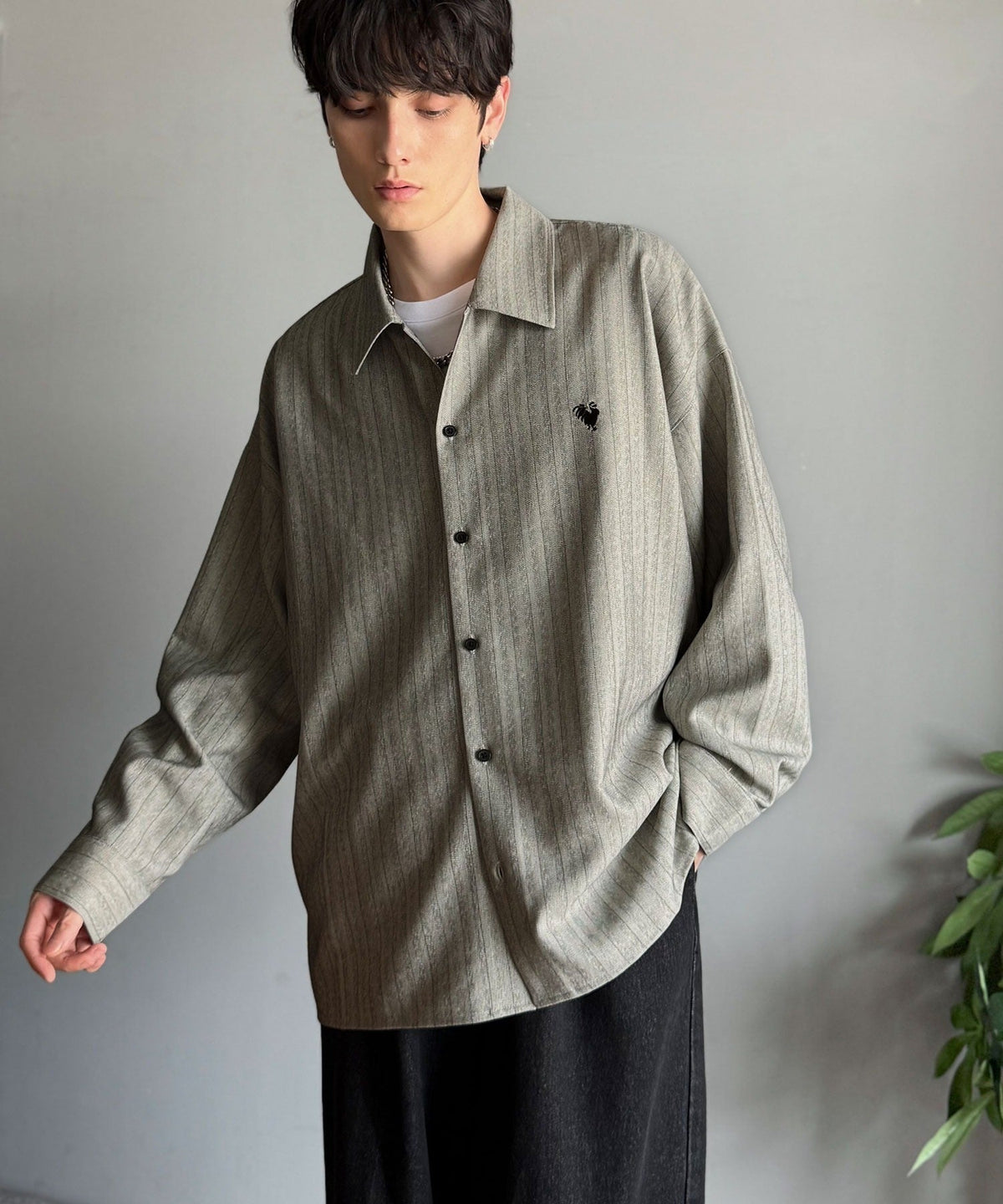 【Classical Origin】「大人のさりげなさ。」刺繍入りストライプ柄オーバーサイズシャツ（長袖）/Embroidered Stripe Pattern Oversized Shirt co1010023