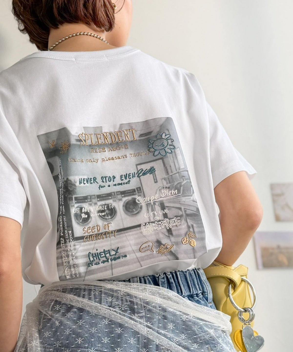 【接触冷感機能付き】背中で魅せる、遊び心とヴィンテージ。コインランドリーバック刺繍Tシャツ（半袖） ce1260549