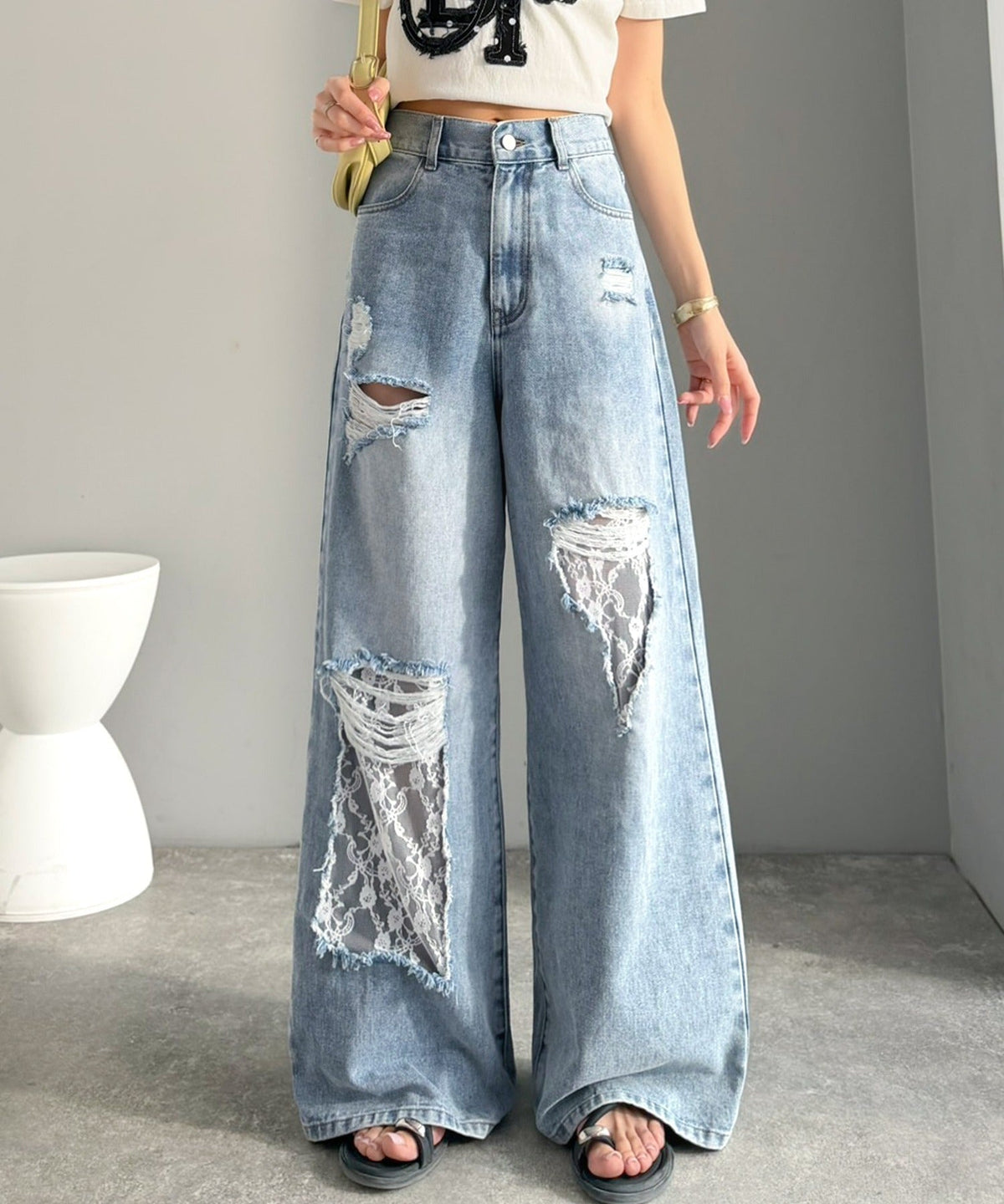【mily bilet】ラフに可愛く、ちょっと大胆。ダメージレースデニムパンツ（ワイド） mi0909022