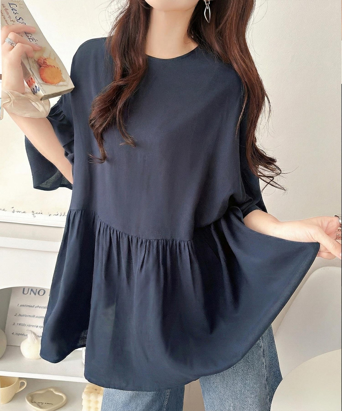 【接触冷感・UVカット機能付き】涼感ひらり、上品きれい。麻混 前後2way 袖フリルウエスト切り替え ペプラムブラウス ce1010543