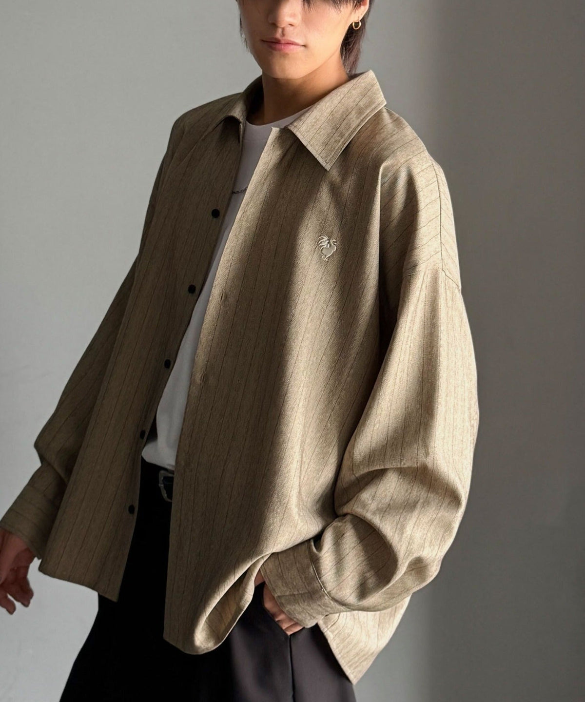 【Classical Origin】「大人のさりげなさ。」刺繍入りストライプ柄オーバーサイズシャツ（長袖）/Embroidered Stripe Pattern Oversized Shirt co1010023