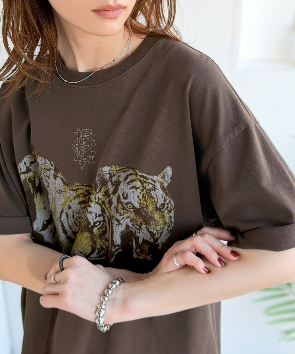 綿100％ ワンポイント刺繍入り ヴィンテージ グラフィックアソートTシャツ／Vintage Graphic Assorted T-Shirt co1320010
