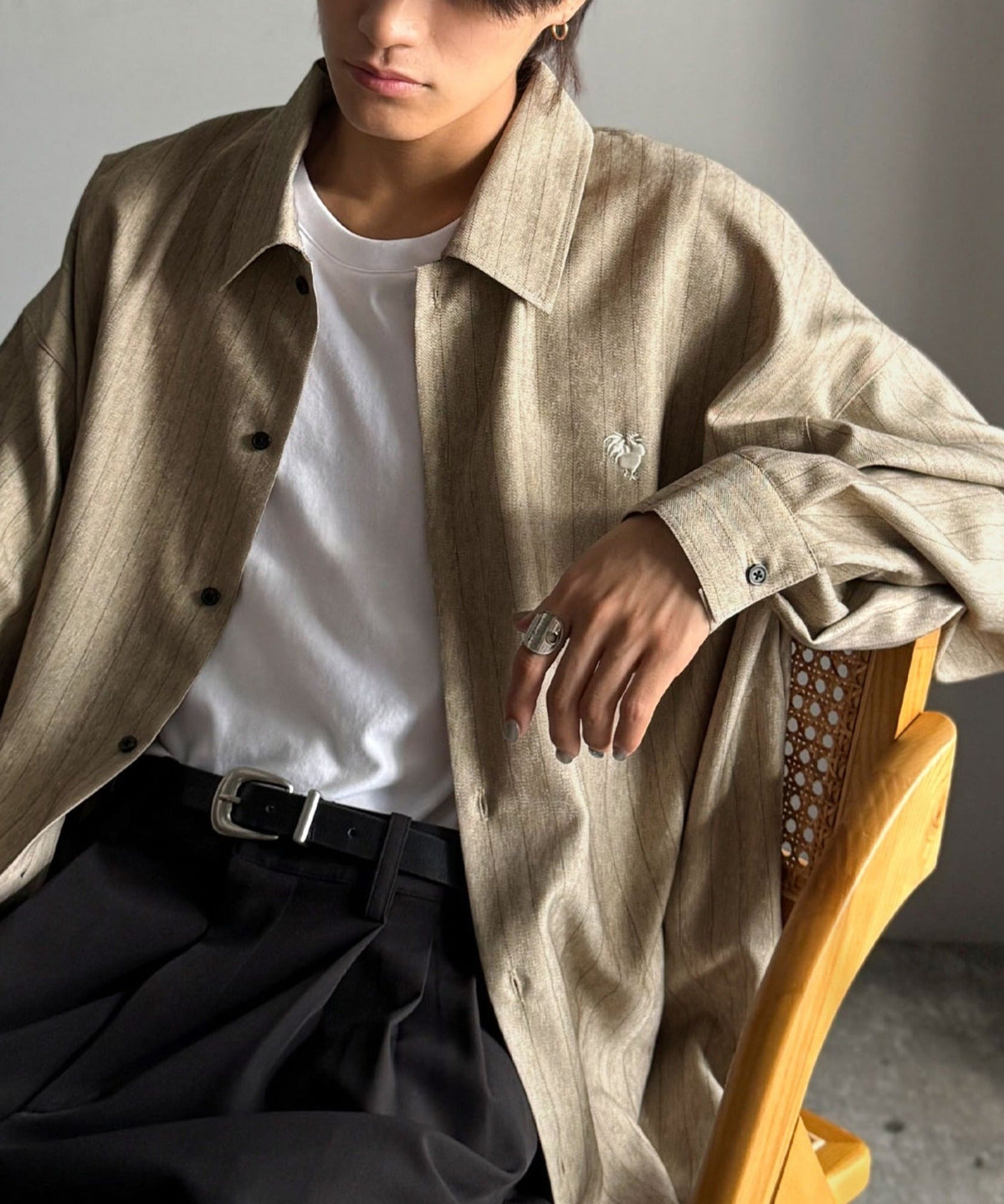 【Classical Origin】「大人のさりげなさ。」刺繍入りストライプ柄オーバーサイズシャツ（長袖）/Embroidered Stripe Pattern Oversized Shirt co1010023