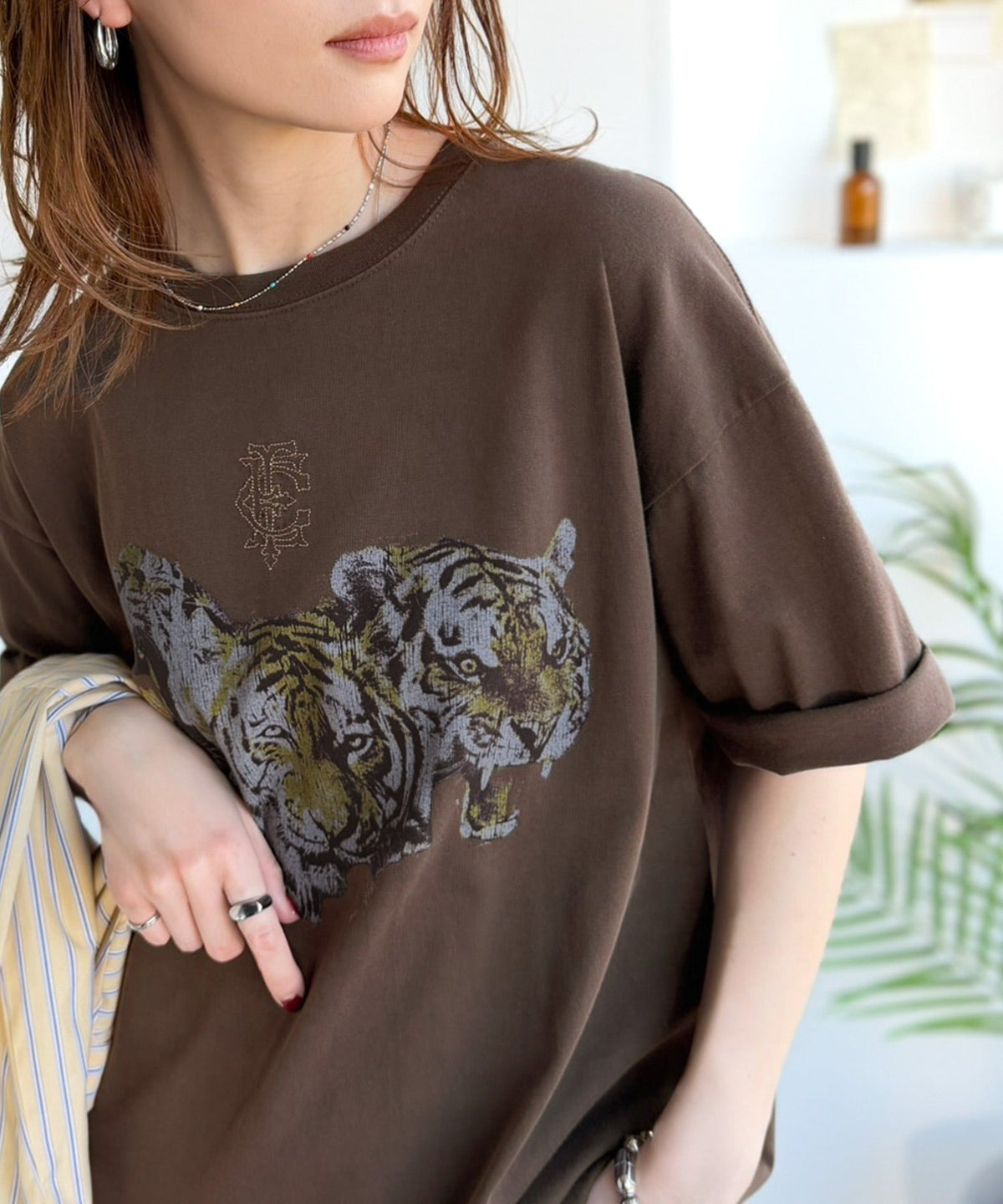 綿100％ ワンポイント刺繍入り ヴィンテージ グラフィックアソートTシャツ／Vintage Graphic Assorted T-Shirt co1320010