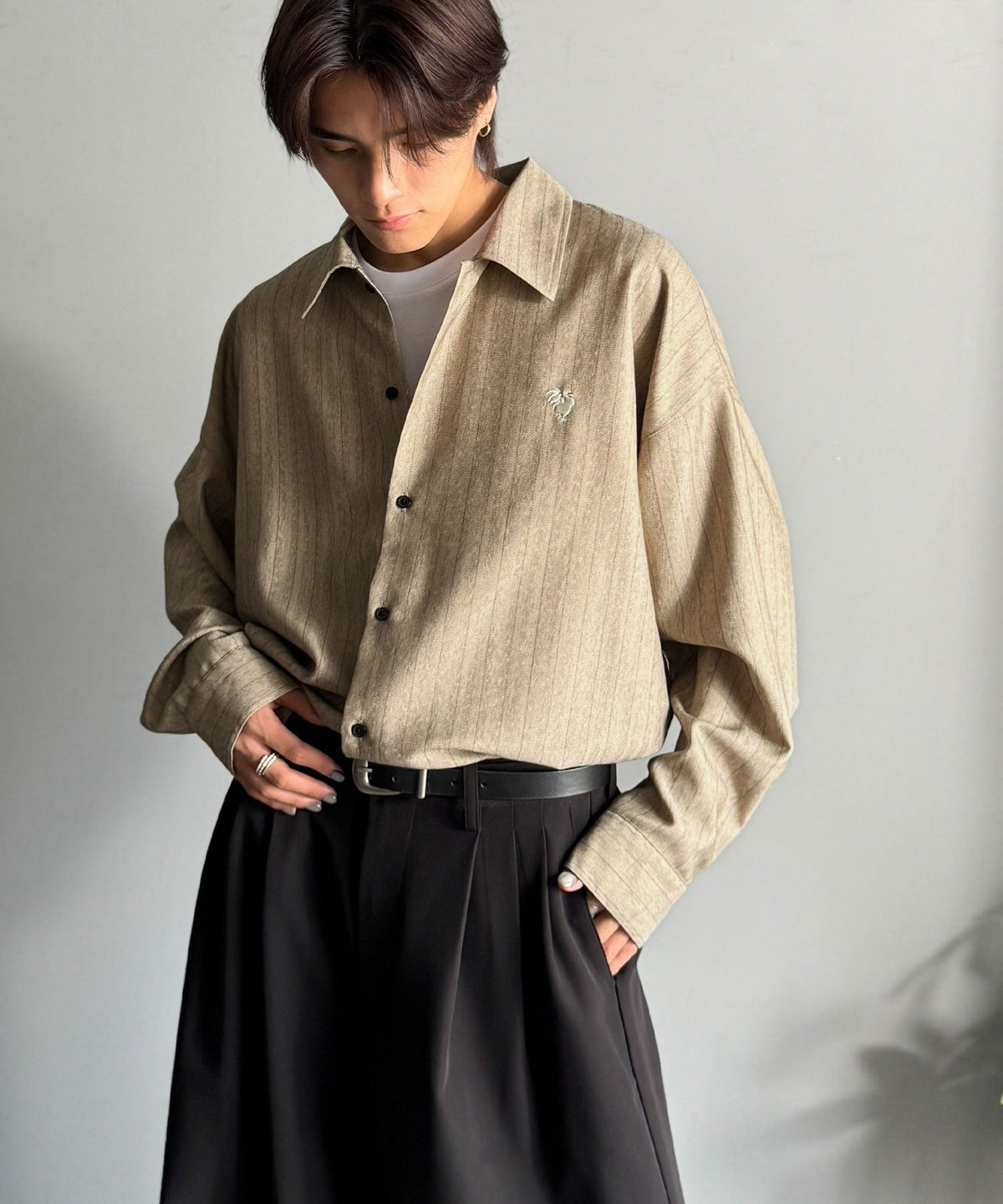 【Classical Origin】「大人のさりげなさ。」刺繍入りストライプ柄オーバーサイズシャツ（長袖）/Embroidered Stripe Pattern Oversized Shirt co1010023